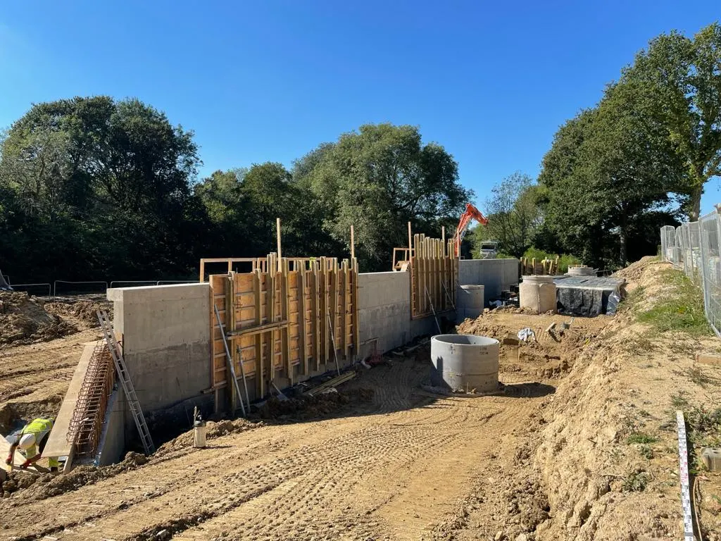 60m Retaining Wall, Burgess Hill — Burgess Hill, West Sussex